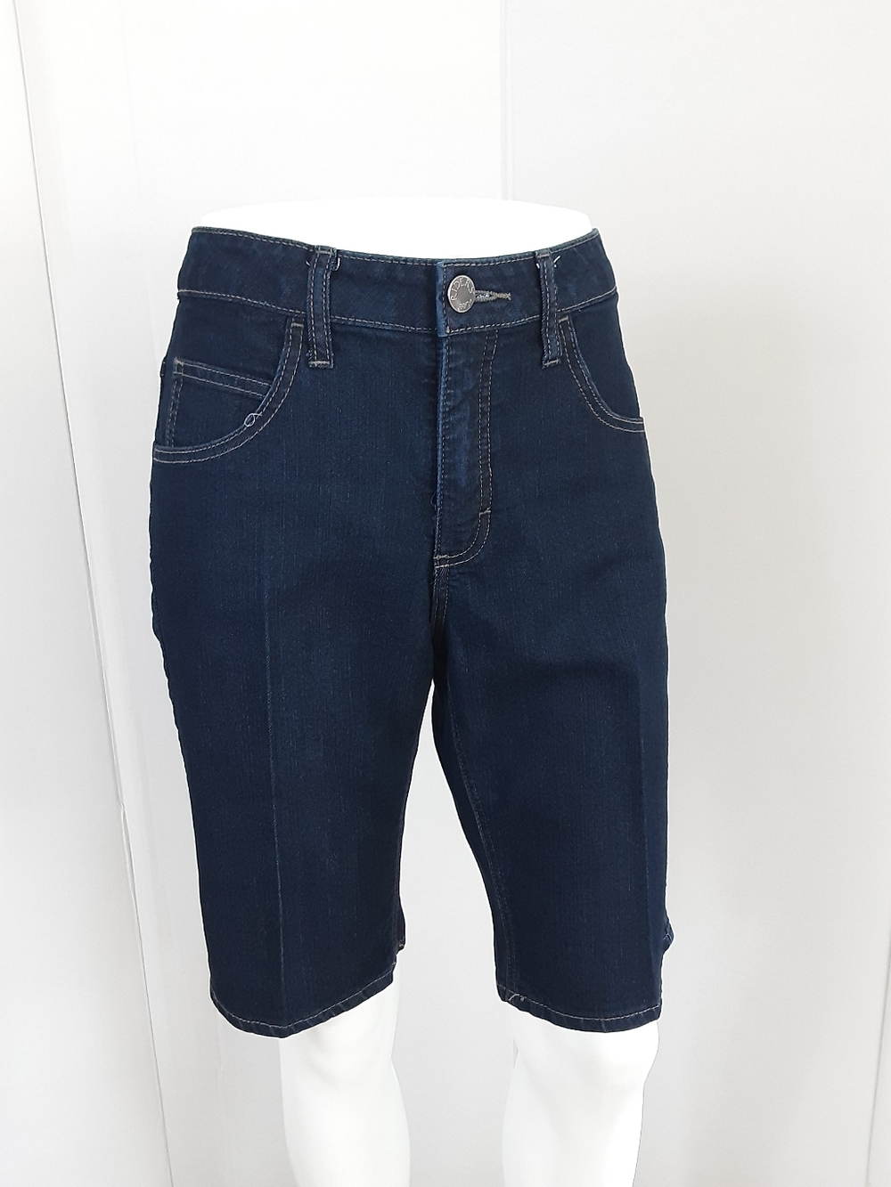 RIDERS By Lee Dark Wash Denim Burmuda Knee-Length Shorts Sz 8